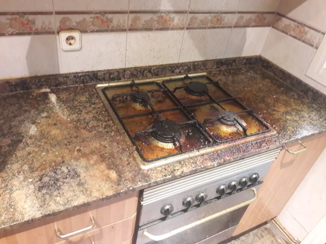 Servei de buidatge de pisos i neteja de cuina a Barcelona