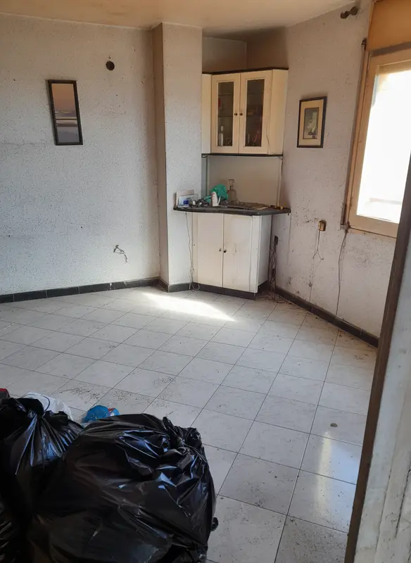 Buidatge de pisos i neteja profunda després de síndrome de Diògenes a Barcelona