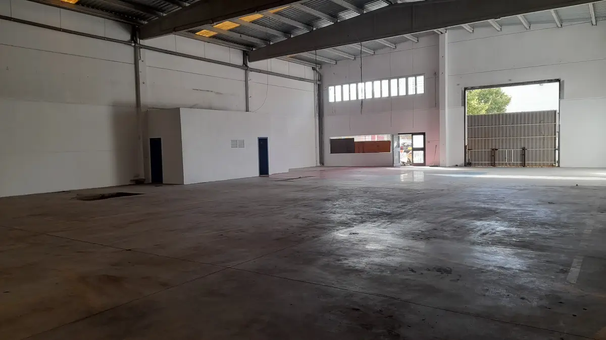 Pintura professional després de buidatge de naus industrials a Barcelona