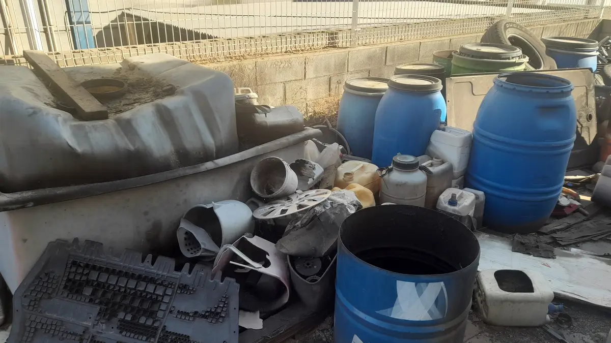 Gestió de residus químics en buidatge de naus industrials a Barcelona