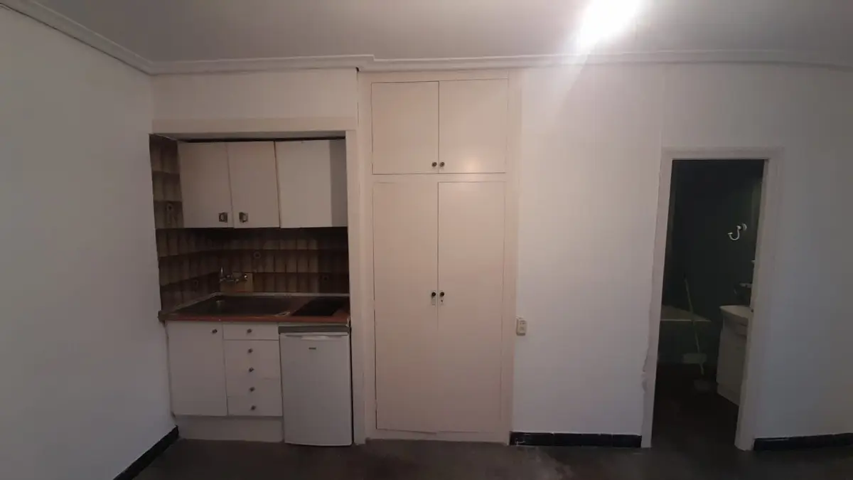 Servei de buidatge de pisos i neteja en estudi de Barcelona