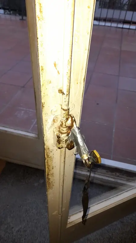 Buidatge de pisos i neteja de brutícia extrema a Barcelona
