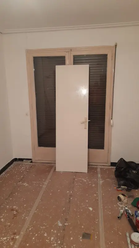 Buidatge de pisos i neteja després de Diògenes a Barcelona